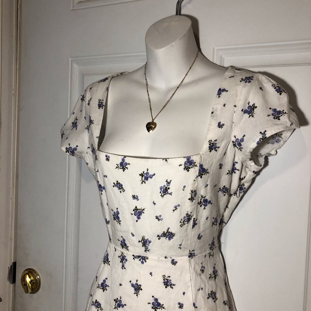 White floral dress🦋 - Picture 3 of 5